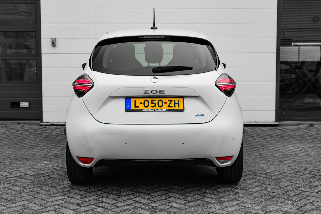 Renault ZOE R 135 PK Serie Limitee Riviera 52 kWh | Koopbatterij | Lederen interieur | Stoel en stuur verwarming | Bose geluid | Camera achter |