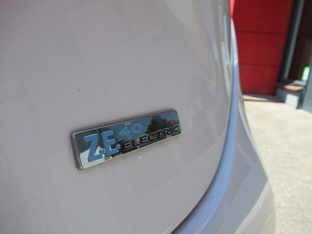 Renault ZOE R110 Iconic 41 kWh (ex Accu) | Clima-Airco | Navigatie | Parkeersensoren | Incl. Garantie | Achteruitrijcamera |