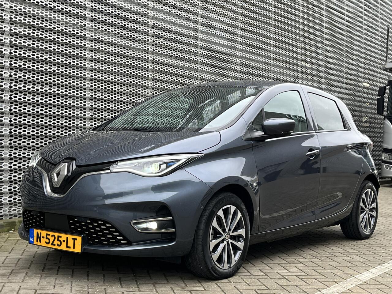 Renault ZOE R135 Intens 52 kWh / Navigatie / Half leer / Climate controle / Camera / Parkeersensoren V+A / Lichtmetaal 16 inch / **
