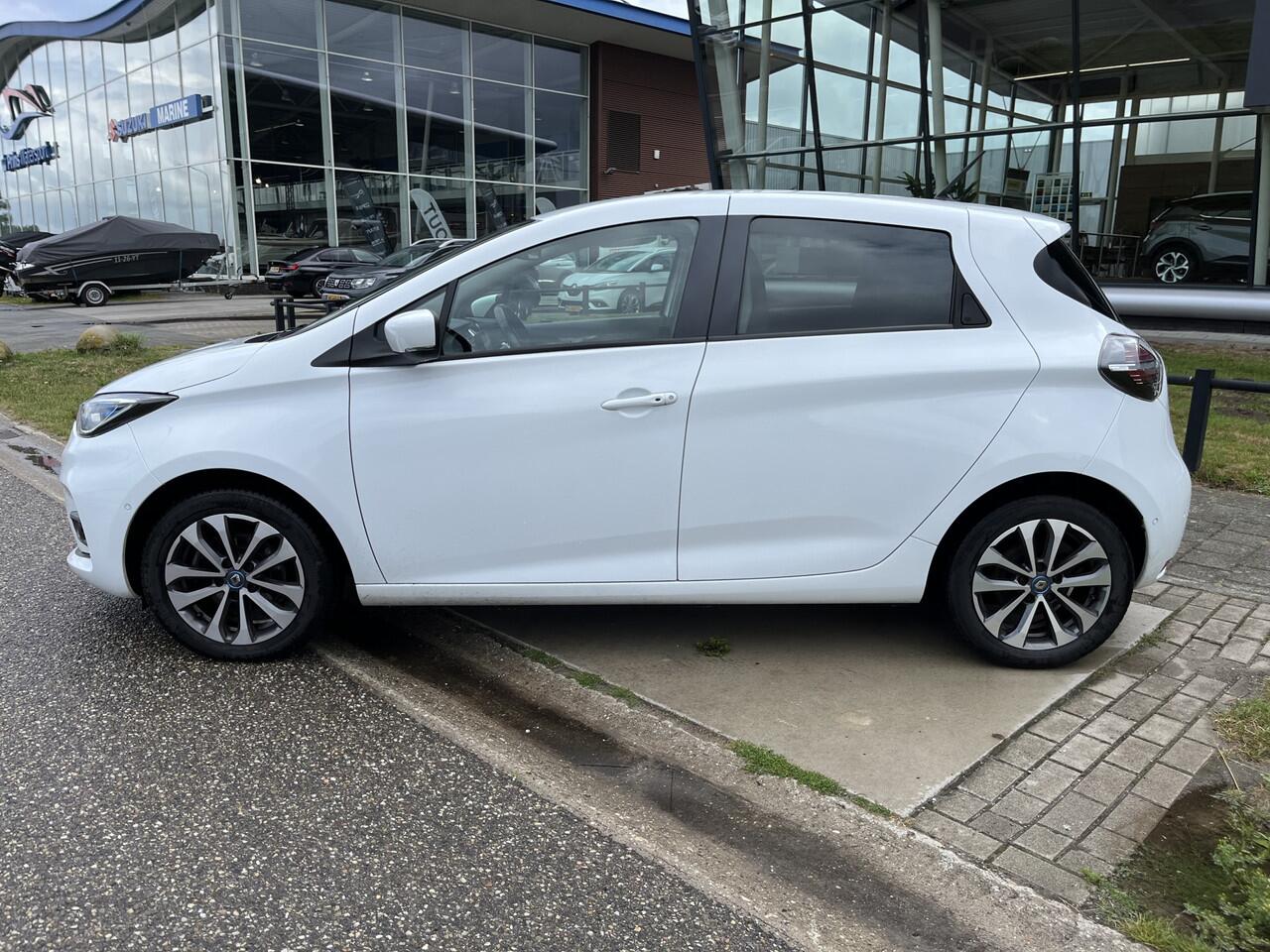 Renault ZOE E-Tech ELECTRIC R135 Intens 52 kWh / (Koopbatterij) / CCS-SNELLADER! / Apple Carplay - Android Auto / Stoelverw. + Stuurverw. /