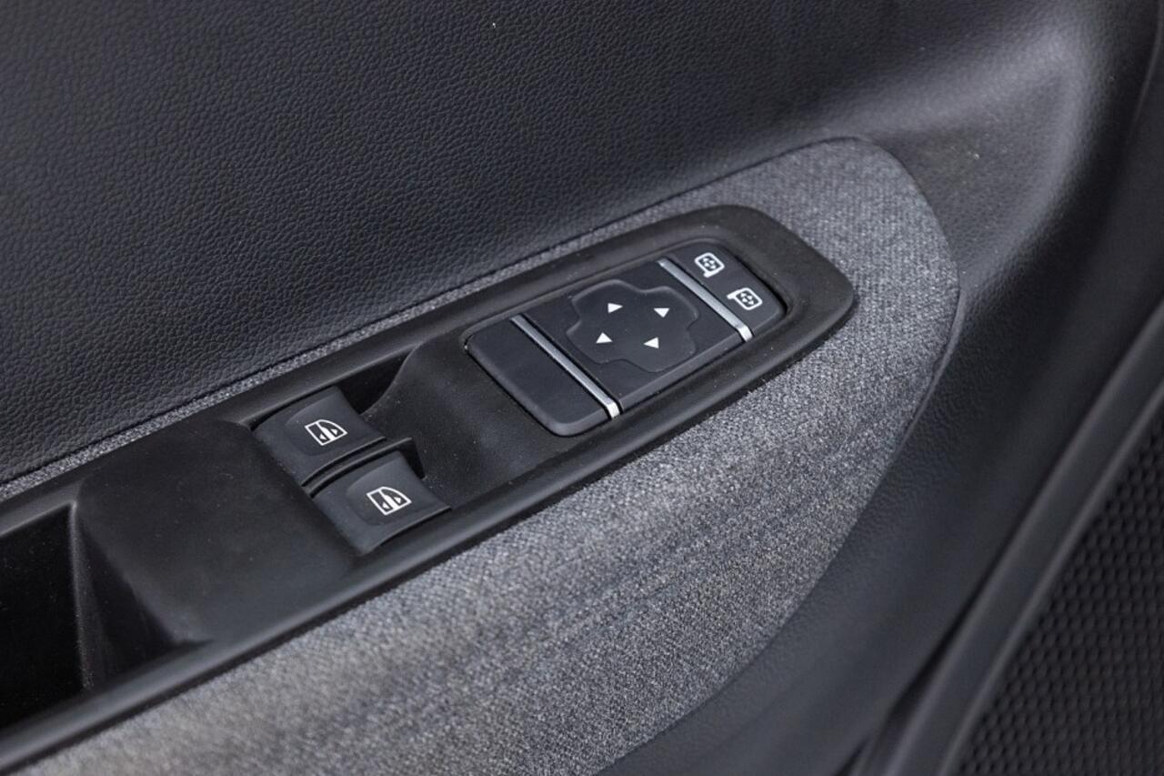 Renault ZOE R110 Experience 52 kWh | KOOP ACCU | Full LED | CARPLAY