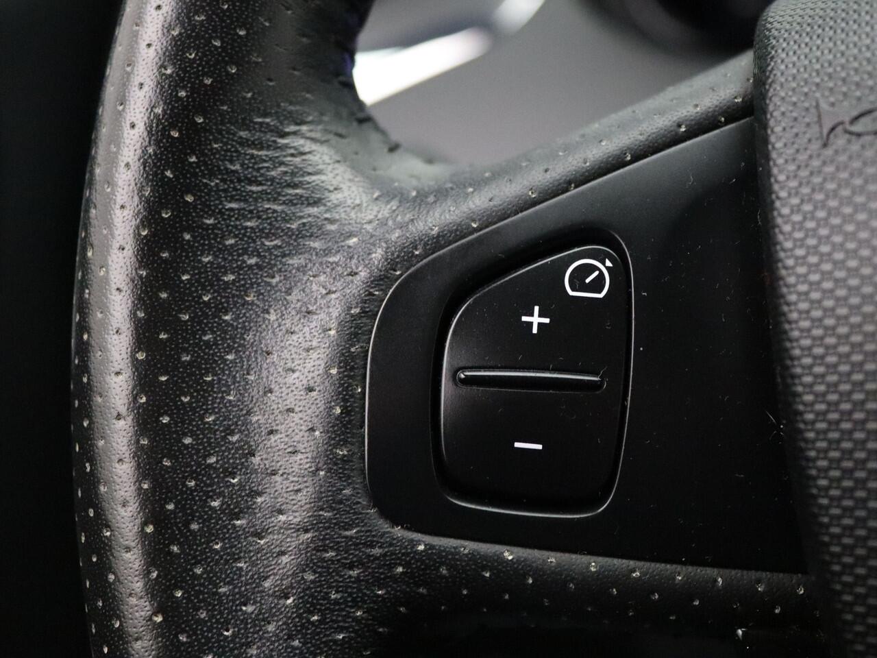 Renault ZOE 109pk R110 Limited 41 kWh HUURBATTERIJ BOSE | Camera | Cruise | Navi | Parkeersens. achter | Stoelverw.