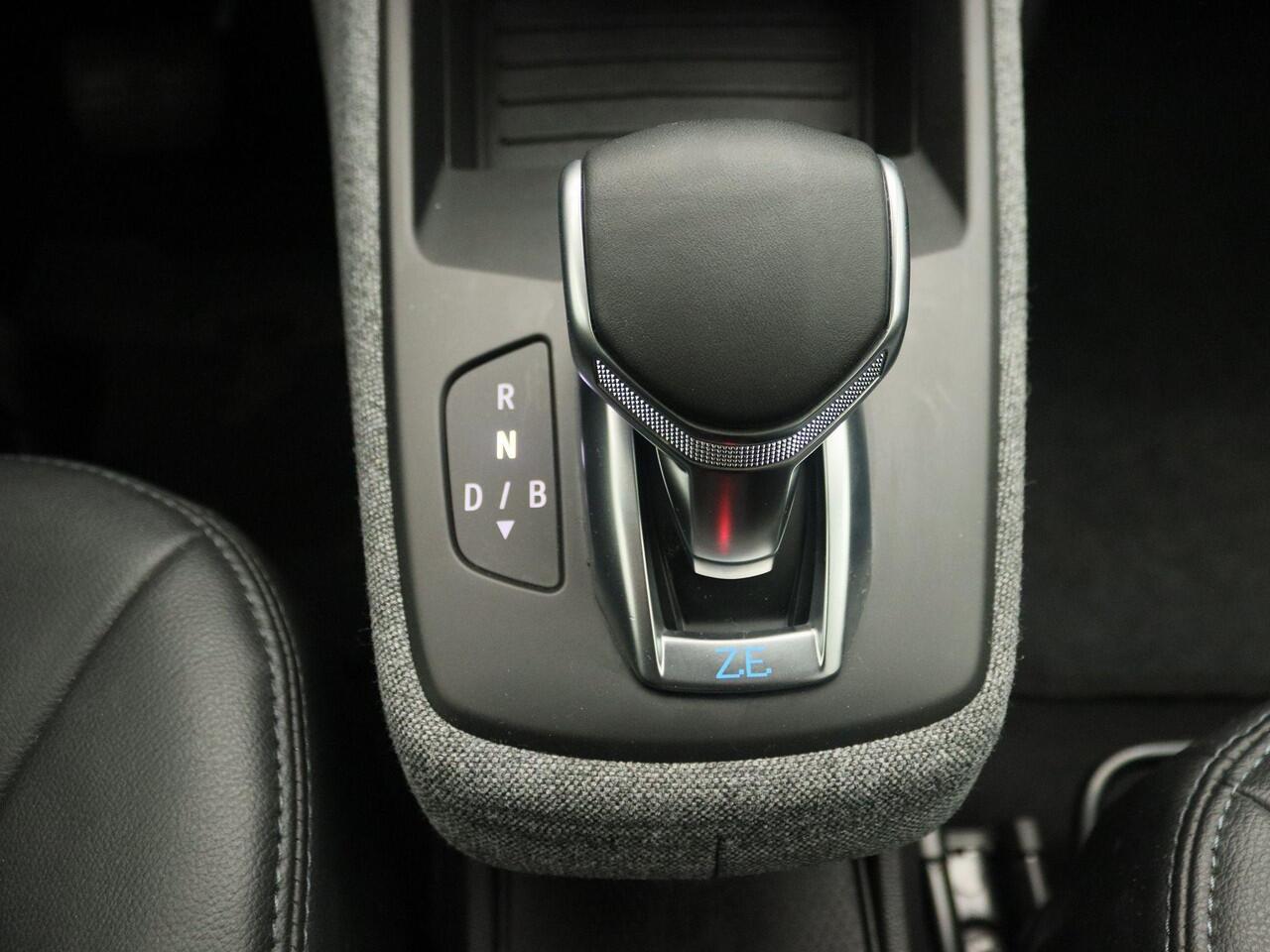 Renault ZOE R135 Intens 52 kWh Koopaccu inclusief | Easy Link Navigatie met Apple CarPlay & Android Auto | Parkeersensoren v+a met achteruitrijcamera | Pack Winter met stoel- en stuurverwarming