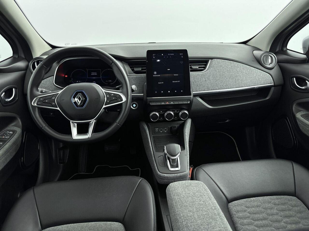 Renault ZOE R135 Intens 52 kWh 135Pk (ex Accu) Huuraccu vanaf ¤79,- p.m.| Navigatie | Apple & Android Carplay | Parkeersensoren rondom & Camera | Climate Control | Cruise Control | Lichtmetalen Velgen | Keyless Entry & Start |