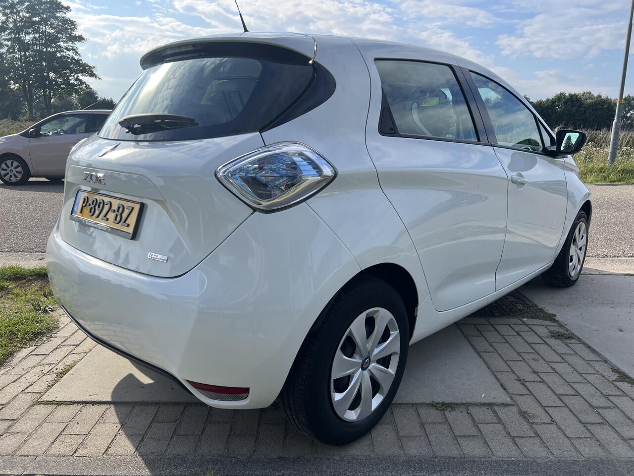 Renault ZOE E-Tech ELECTRIC R90 Life 41 kWh Huur Accu / Airco / Cruise /