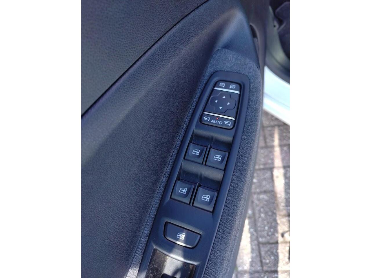 Renault ZOE R135 ZE050 Intens 52 kWh Koopaccu, 5 jaar fabrieksgarantie, camera, stoel + stuurverwarming, parkeerhulp, Android