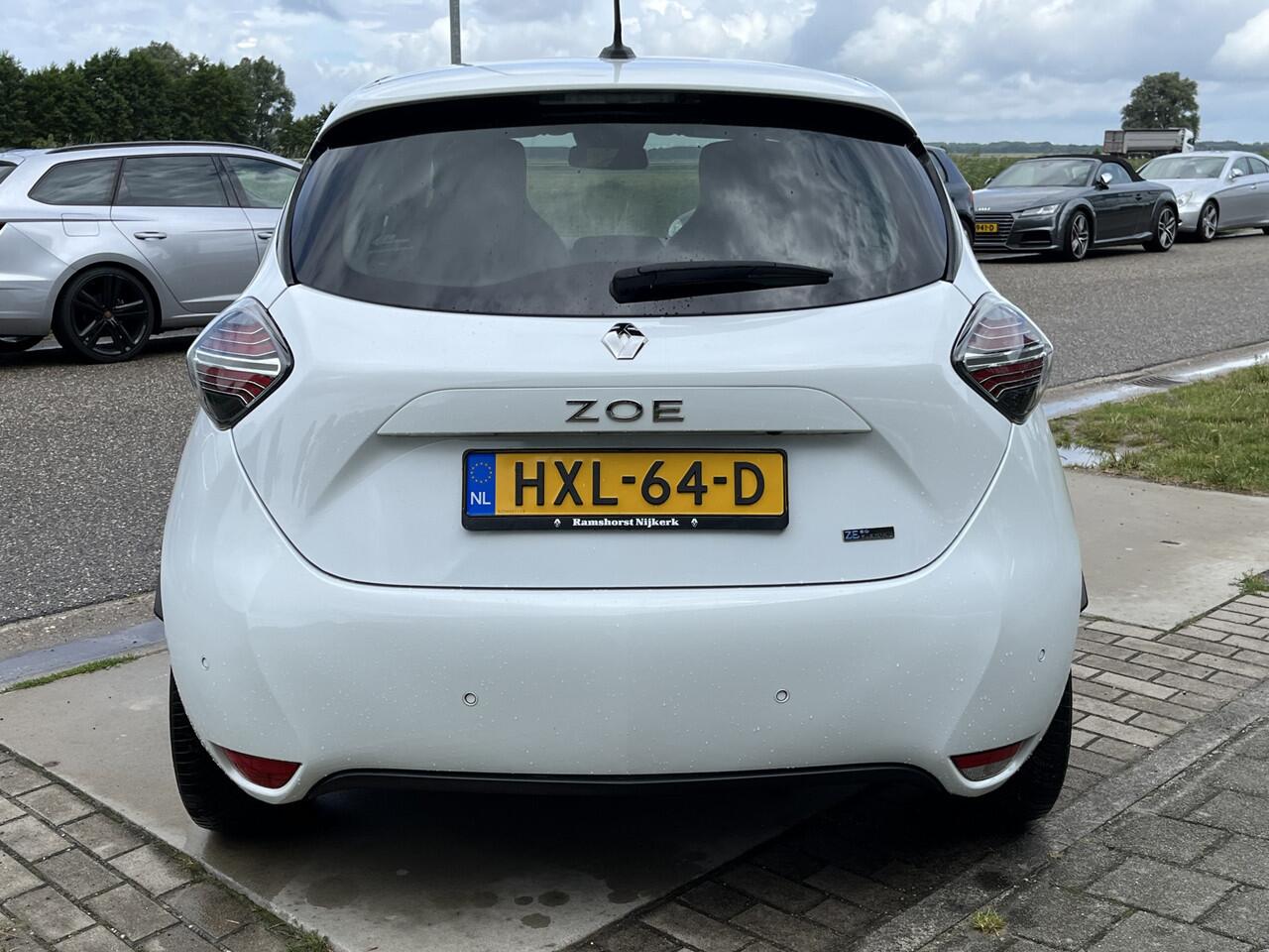 Renault ZOE E-Tech ELECTRIC R135 Intens 52 kWh / (Koopbatterij) / CCS-SNELLADER! / Apple Carplay - Android Auto / Stoelverw. + Stuurverw. /