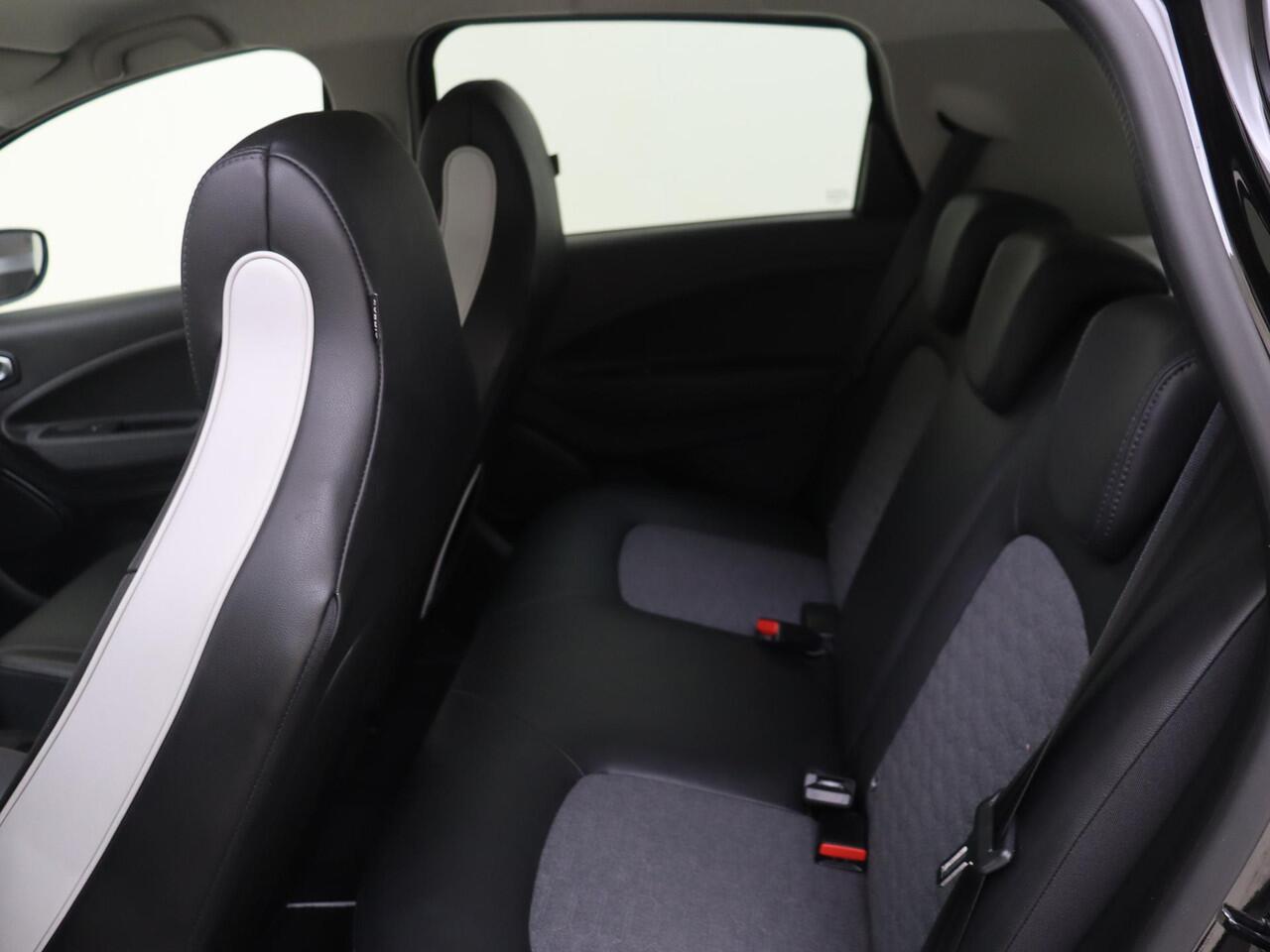 Renault ZOE R135 Intens 52 kWh incl. KOOPACCU | SOH Waarde 95,8 % | Climate Control | Navigatie | Parkeersensoren Voor en Achter | Camera Achter | Cruise Control