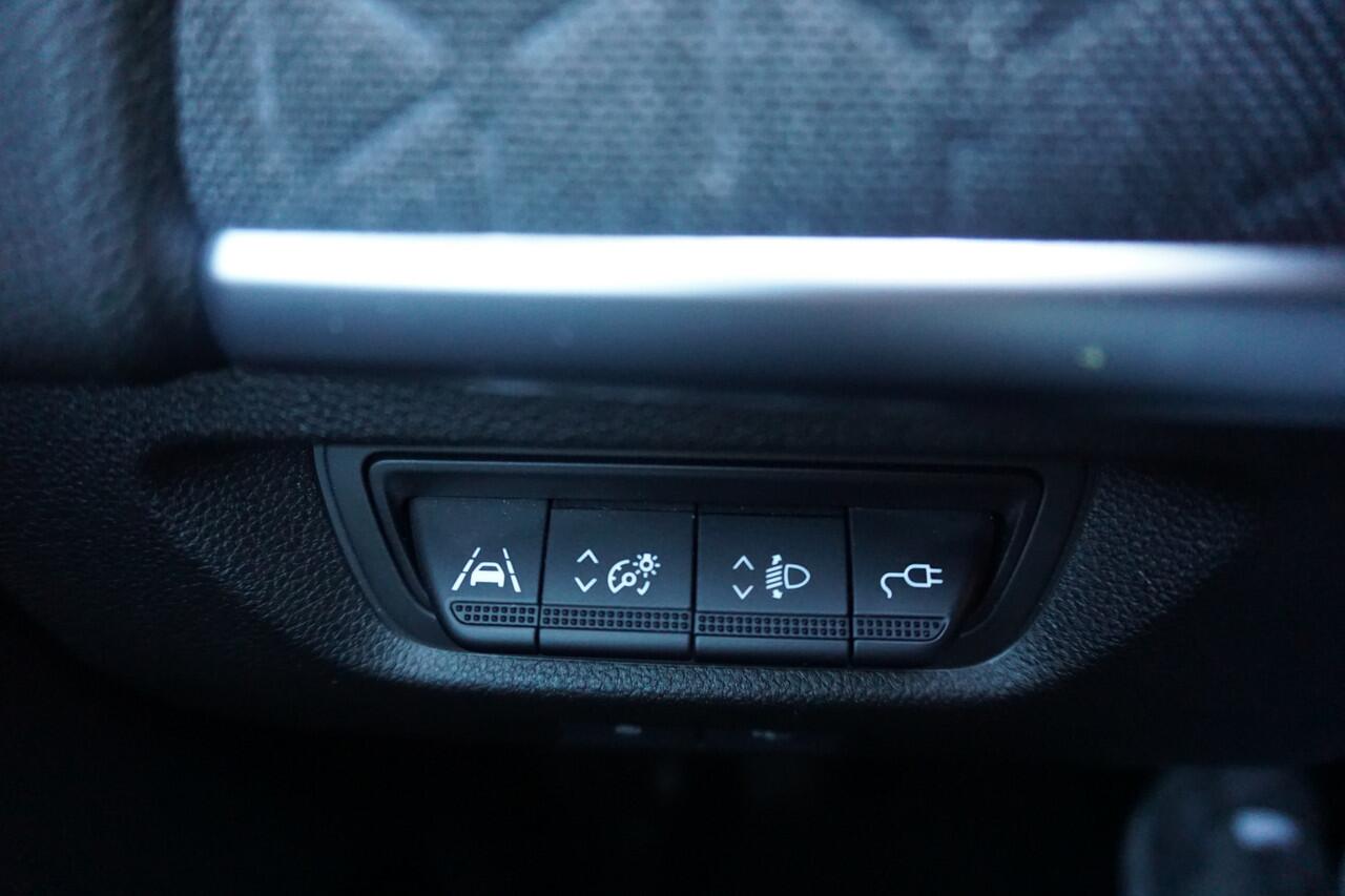 Renault ZOE R135 Iconic 52 kWh (Koopaccu) SOH 97% | Camera | Stoelverw. | Apple Carplay * All in prijs *