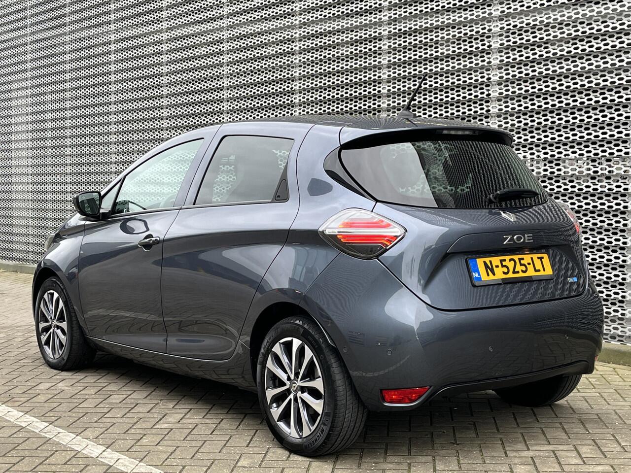 Renault ZOE R135 Intens 52 kWh / Navigatie / Half leer / Climate controle / Camera / Parkeersensoren V+A / Lichtmetaal 16 inch / **