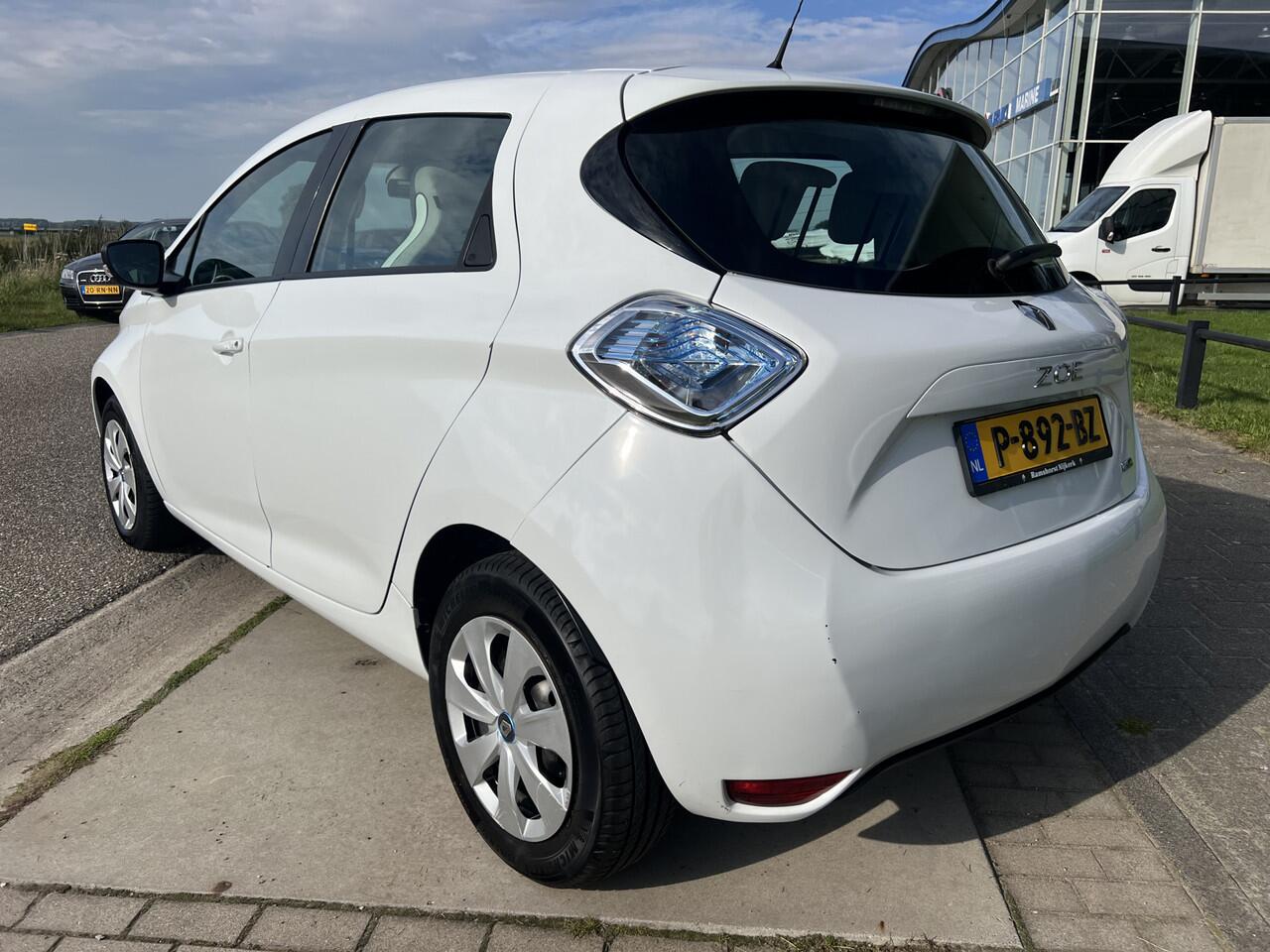 Renault ZOE E-Tech ELECTRIC R90 Life 41 kWh Huur Accu / Airco / Cruise /