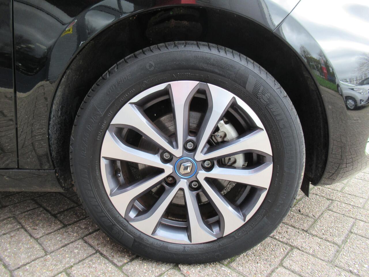 Renault ZOE R135 Zen 52 kWh (inclusief koopaccu ! ] | Airco | Apple Carplay | Parkeersensoren | Incl. BOVAG Garantie | LED Dagrijverlichting | Keyless Entry |