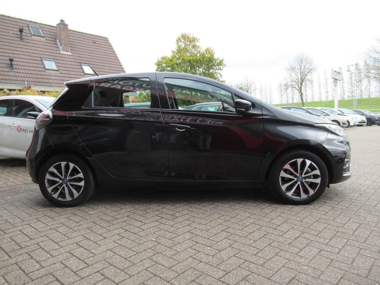 Renault ZOE R135 Zen 52 kWh (inclusief koopaccu ! ] | Airco | Apple Carplay | Parkeersensoren | Incl. BOVAG Garantie | LED Dagrijverlichting | Keyless Entry |