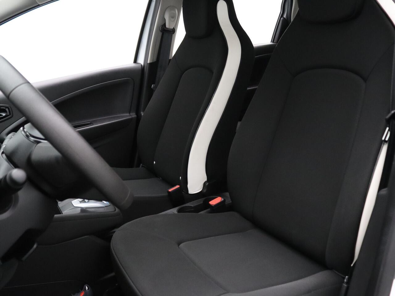 Renault ZOE R110 Life Carshare 52 kWh Automaat Cruise | Climate | Carplay | Navi | Parkeersens. achter