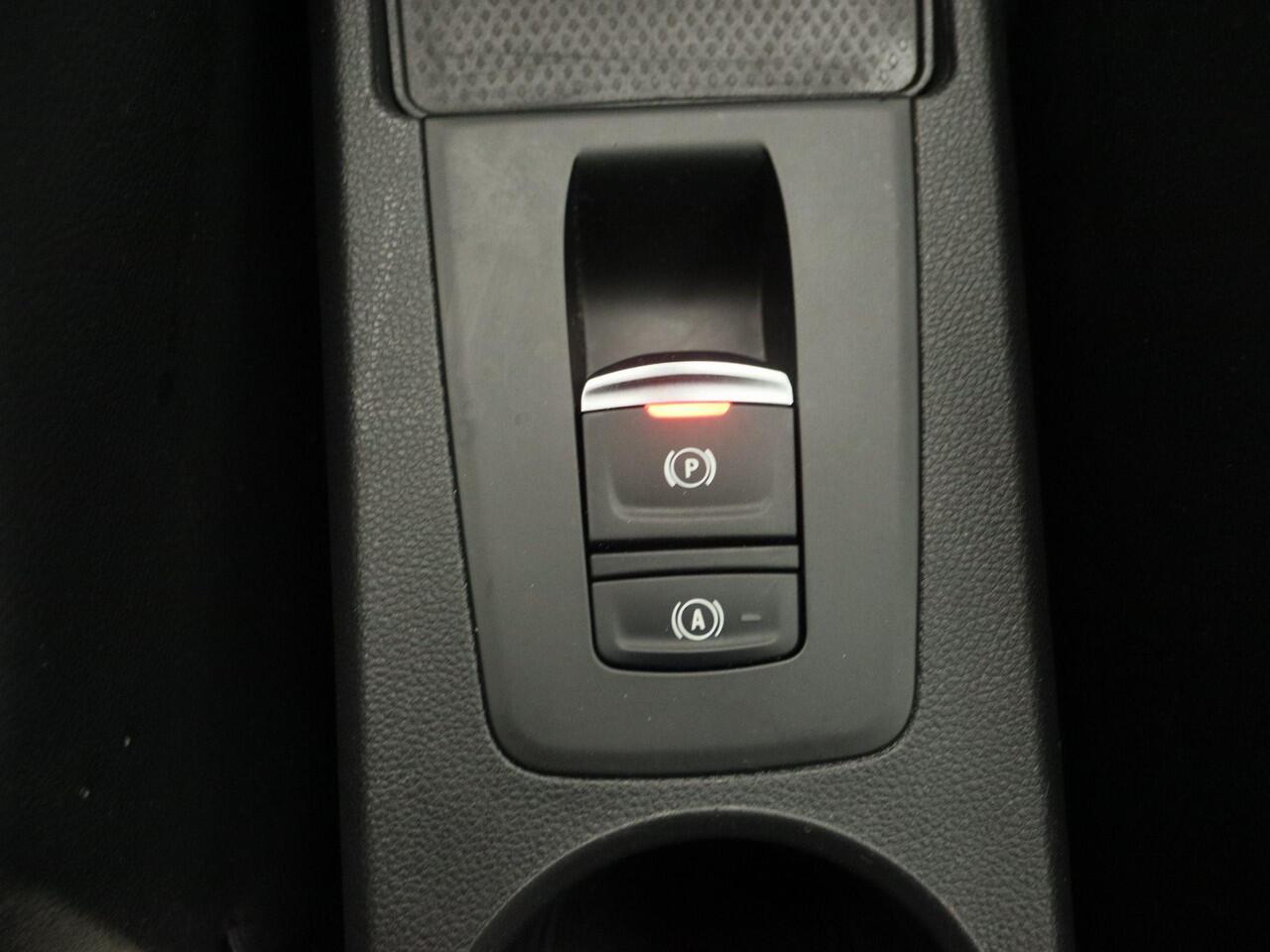 Renault ZOE R135 Intens 52 kWh Koopaccu inclusief | Easy Link Navigatie met Apple CarPlay & Android Auto | Parkeersensoren v+a met achteruitrijcamera | Pack Winter met stoel- en stuurverwarming