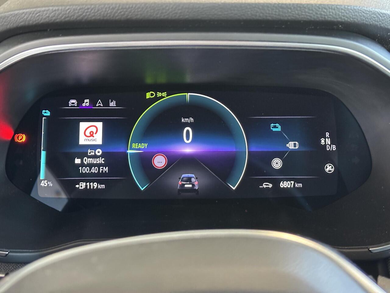 Renault ZOE R135 Iconic 52 kWh 98% SOH | KOOP ACCU | ACHTERUITRIJCAMERA | PARKEERSENSOREN ACHTER | CLIMATE CONTROL