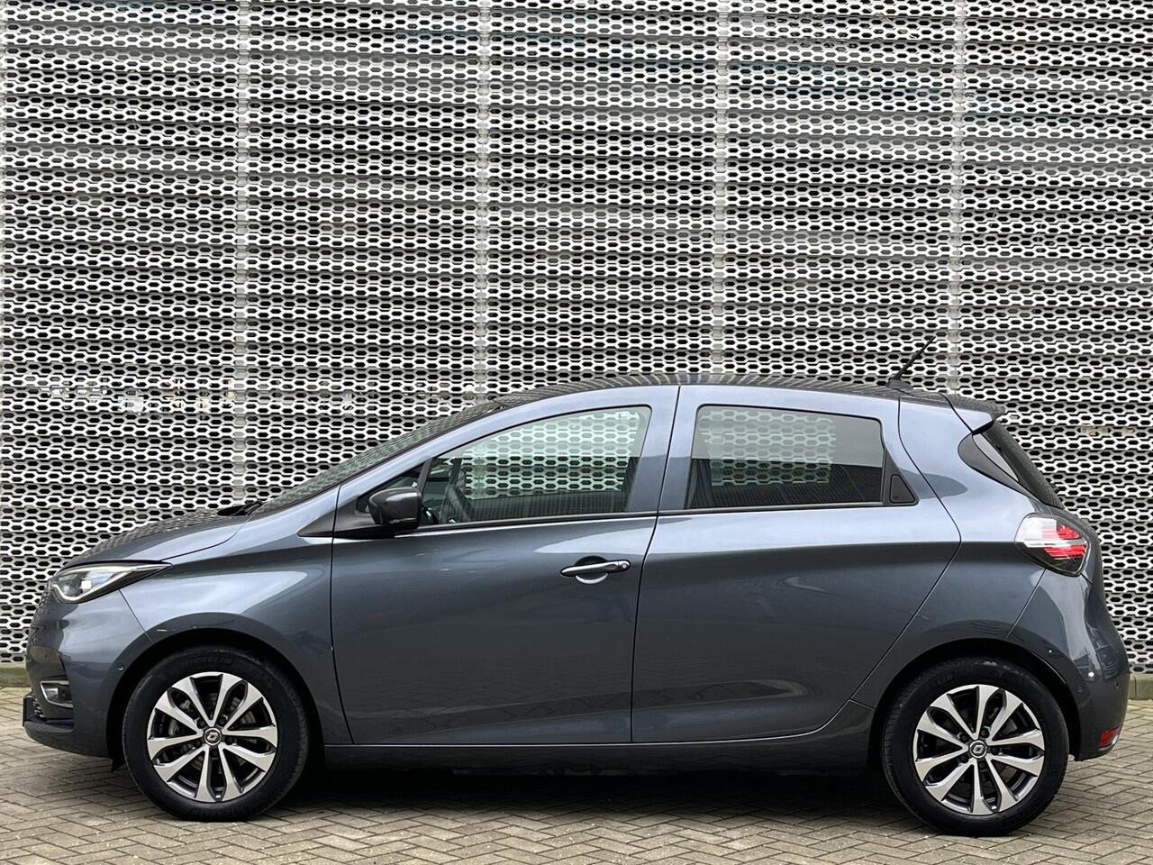 Renault ZOE R135 Intens 52 kWh / Navigatie / Half leer / Climate controle / Camera / Parkeersensoren V+A / Lichtmetaal 16 inch / **