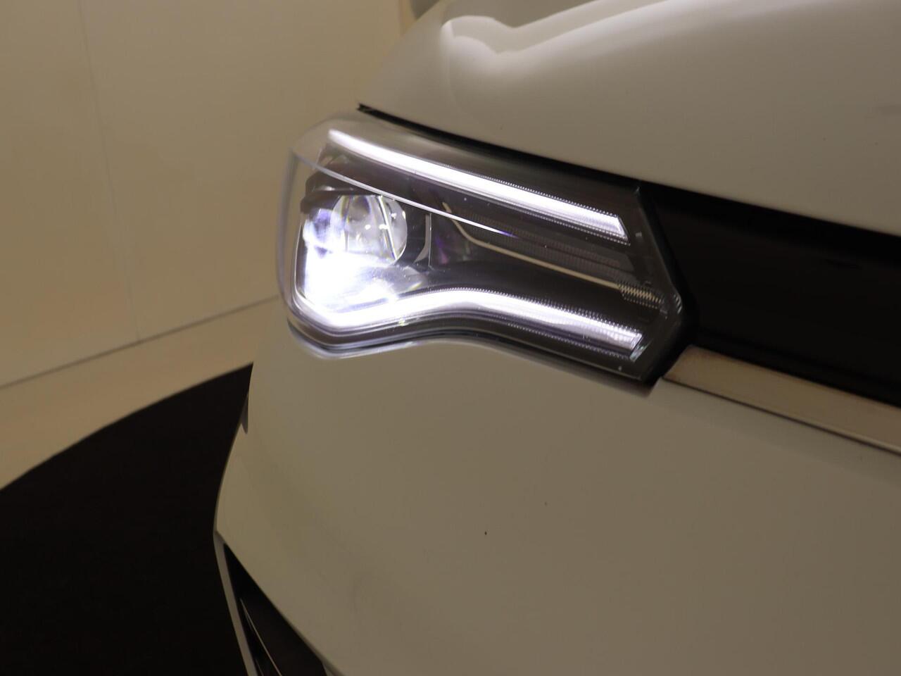 Renault ZOE R135 Intens 52 kWh INCL KOOPACCU |AUTOMAAT | 395 km WLTP | Cruise & Climate Control |Navigatie |Achteruitrijcamera |PDC voor & achter |Privacy Glass |LM velgen|