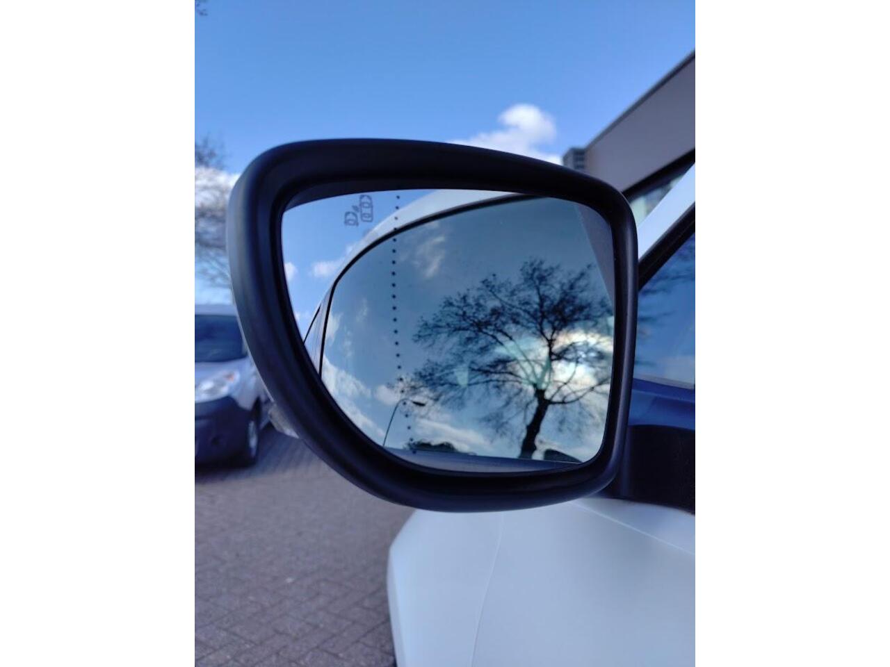 Renault ZOE R135 ZE050 Intens 52 kWh Koopaccu, 5 jaar fabrieksgarantie, camera, stoel + stuurverwarming, parkeerhulp, Android