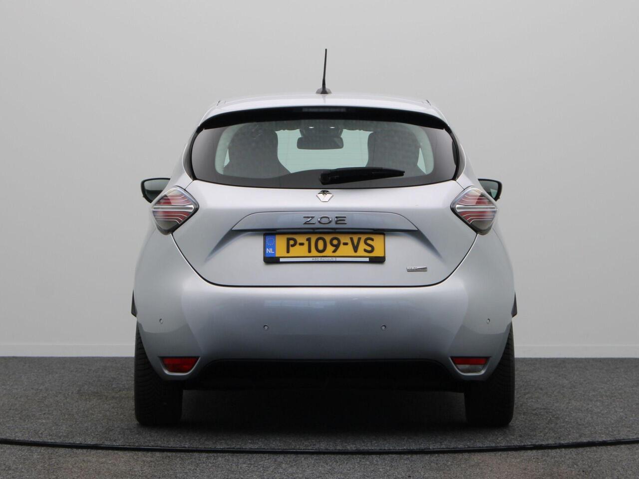 Renault ZOE R135 Zen 52 kWh | Koopaccu l Navigatie l Climate control l Dealer onderhouden |