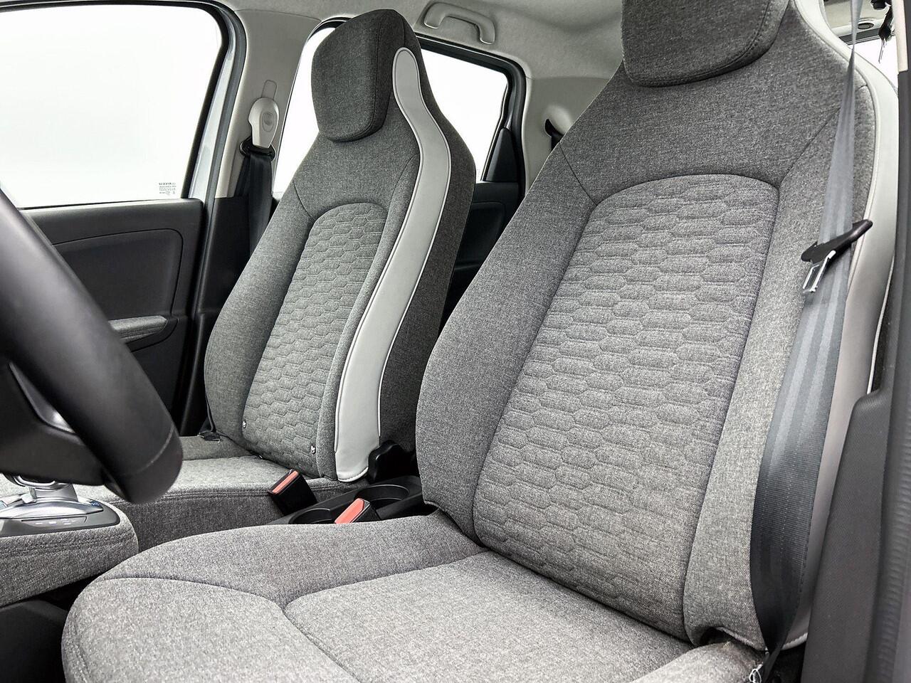 Renault ZOE R135 Intens 135Pk 52 kWh | Inclusief Koopaccu | Navigatie | Warmtepomp | Achteruitrijcamera | Dodenhoekdetectie | Cruise & Climate Controle |