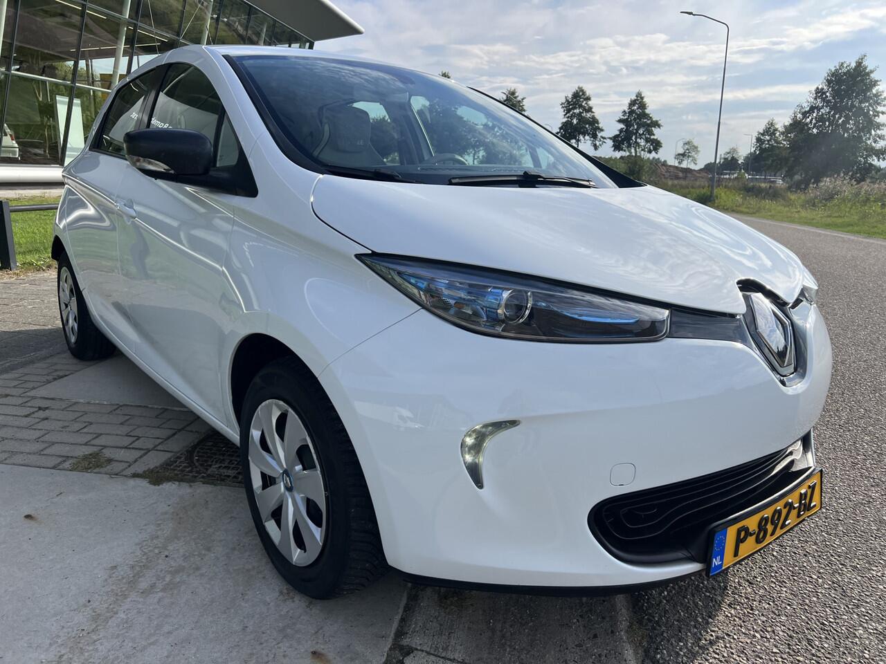 Renault ZOE E-Tech ELECTRIC R90 Life 41 kWh Huur Accu / Airco / Cruise /
