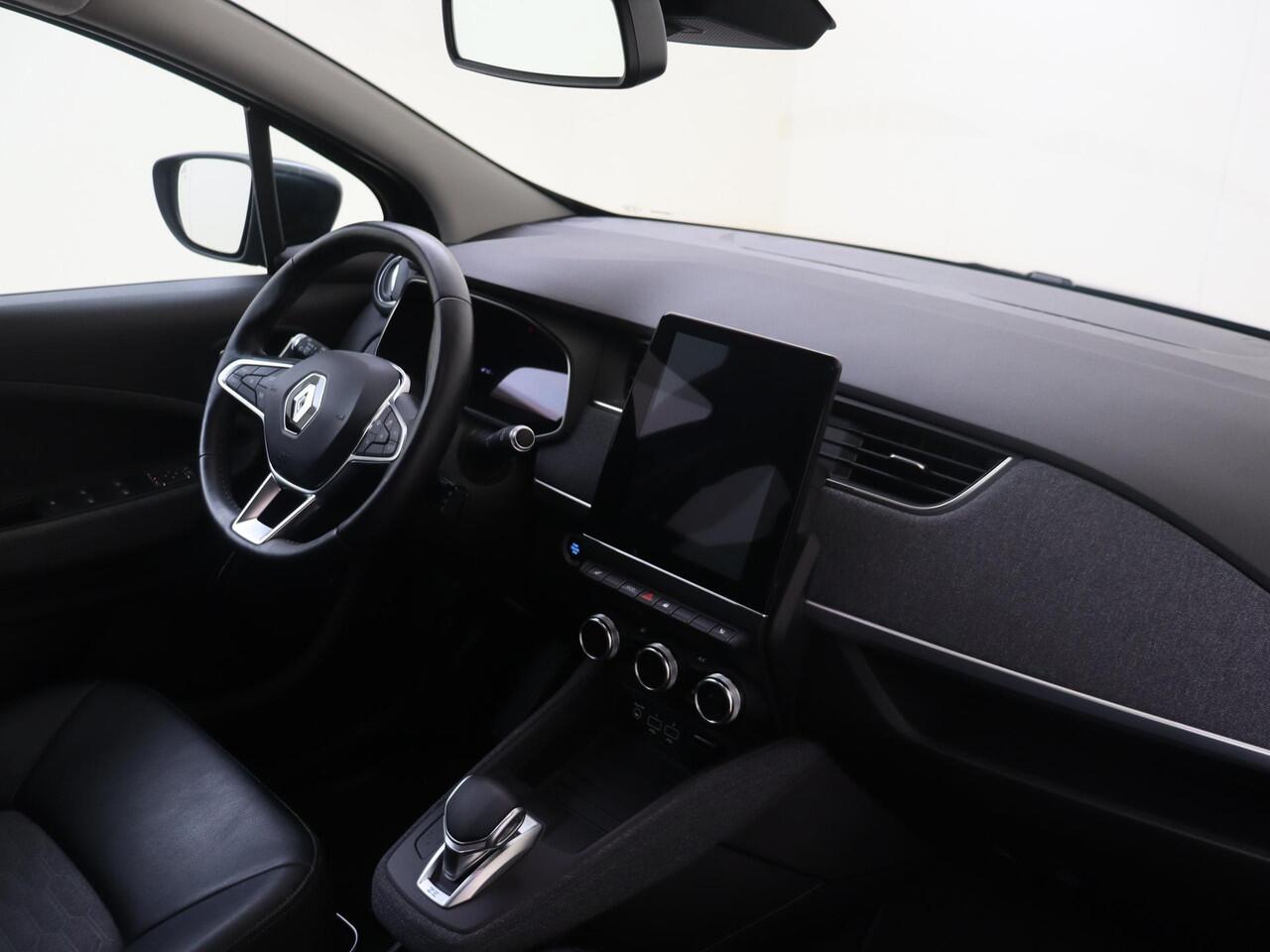 Renault ZOE R135 Intens 52 kWh inclusief Koopaccu |Pack winter, Apple Carplay/Android Auto, |cruise control, dodehoek detectie| |climate control |Half Leder | lichtmetalen velgen 16"| navigatiesysteem| warmtepomp|