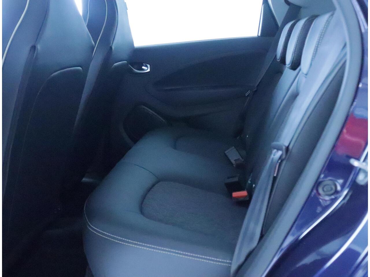 Renault ZOE R135 Iconic 52 kWh (Koopaccu) | Navigatie | Camera | Stoel + Stuurverwarming | Warmtepomp |