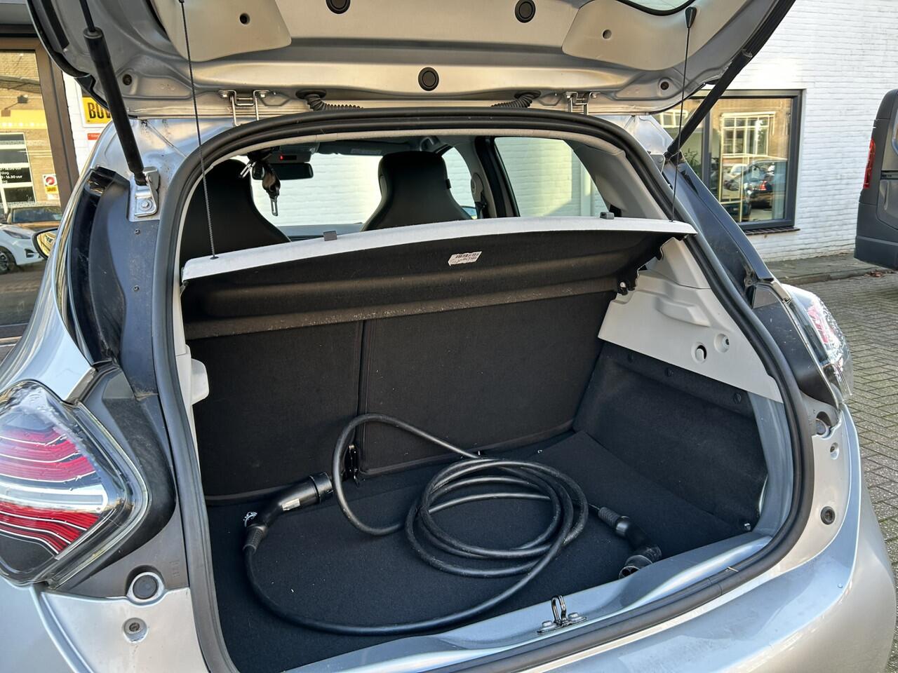 Renault ZOE R135 Intens 52 kWh | SOH 95% | Navigatie | Bluetooth | Parkeersensoren | Cruise Control