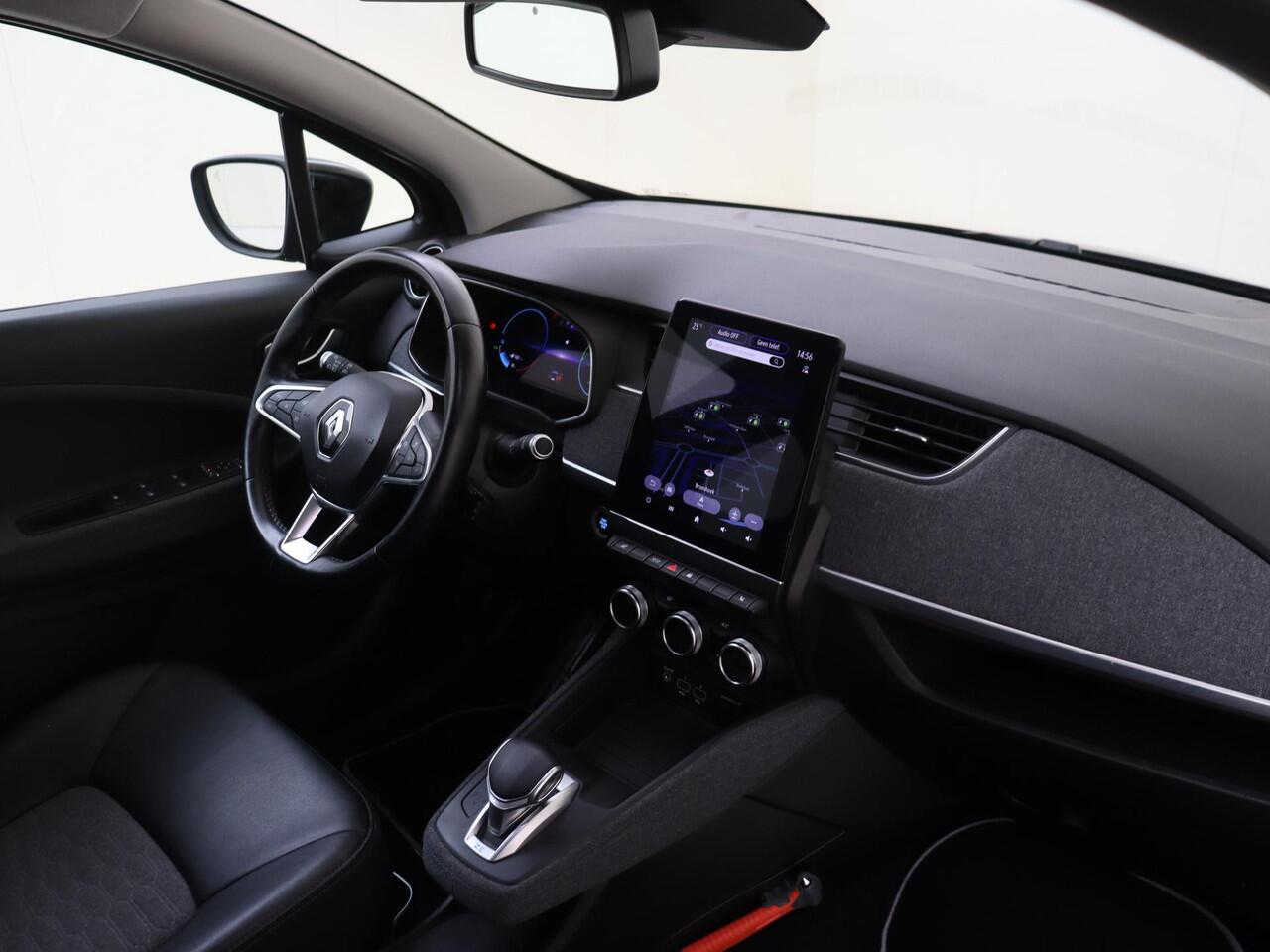 Renault ZOE R135 Intens 52 kWh incl. KOOPACCU | SOH Waarde 95,8 % | Climate Control | Navigatie | Parkeersensoren Voor en Achter | Camera Achter | Cruise Control