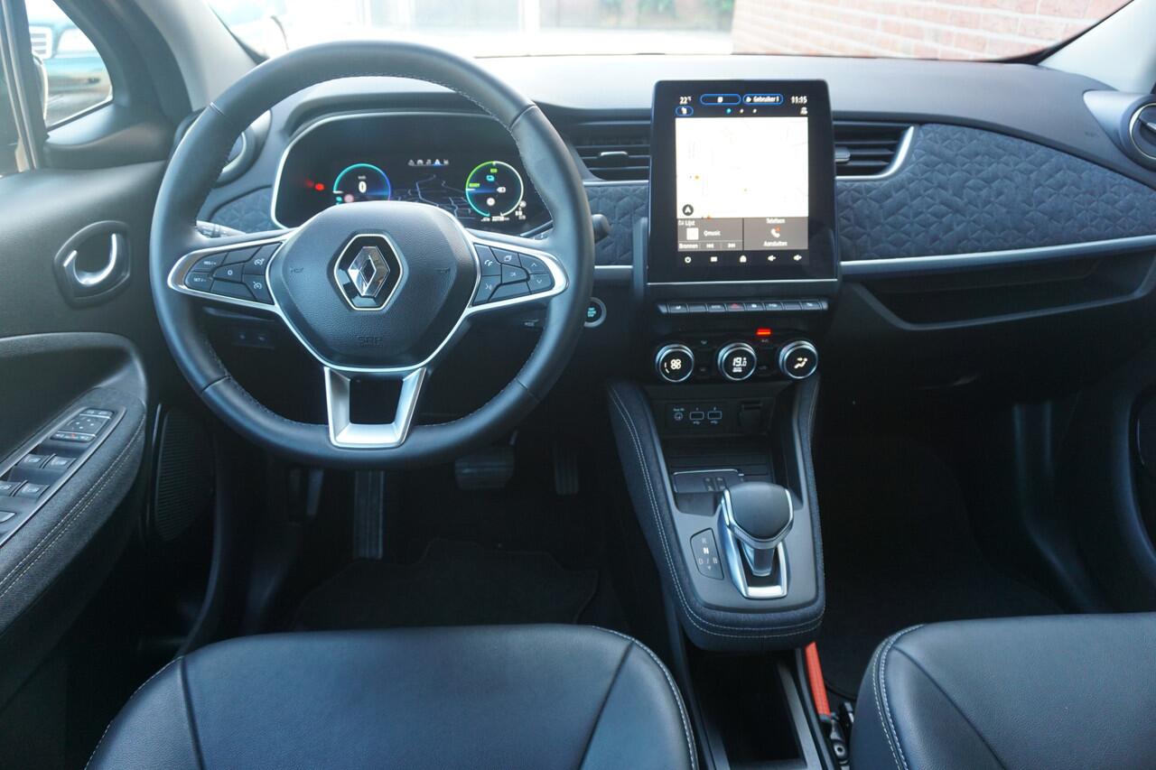 Renault ZOE R135 Iconic 52 kWh (Koopaccu) SOH 97% | Camera | Stoelverw. | Apple Carplay * All in prijs *