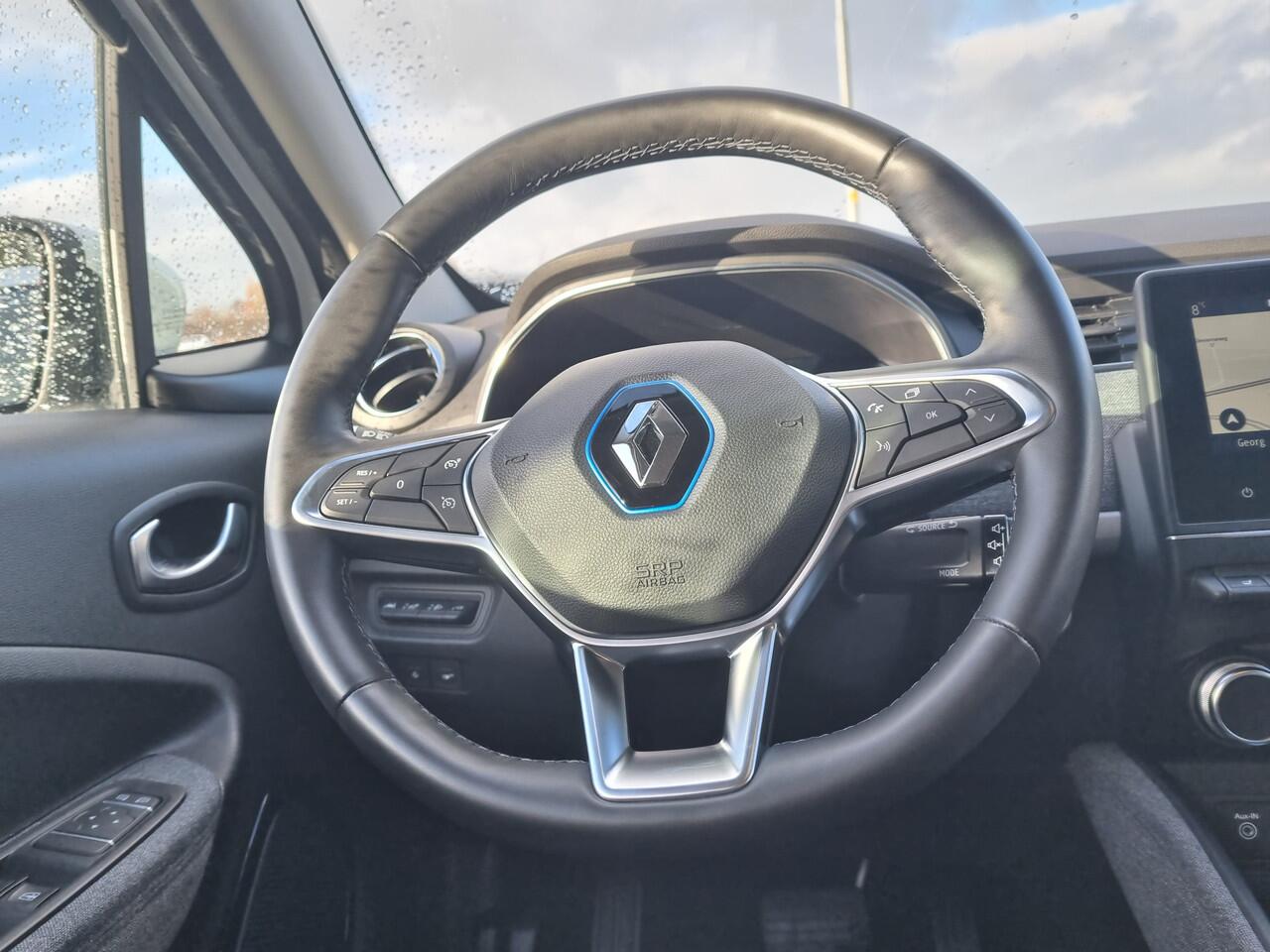 Renault ZOE E-TECH ELECTRIC R135 Intens 50 (KoopBatterij) / incl. BTW / CCS SNELLADER / Parkeersensoren V+A / Easy link Navi / Achteruitrijcamera / Airco / Keyless entry