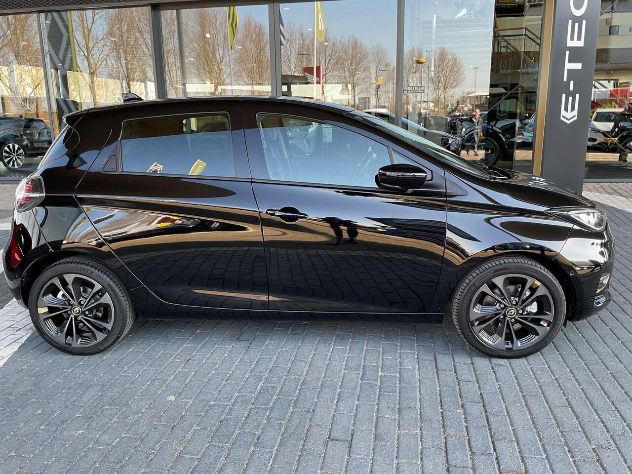 Renault ZOE R135 Iconic 52 kWh 100% ELEKTRISCH / AUTOMAAT / APPLE CARPLAY & ANDROID AUTO / PARKEERSENSOREN / PARKEERCAMERA / CRUISE CONTROL / CLIMATE CONTROL
