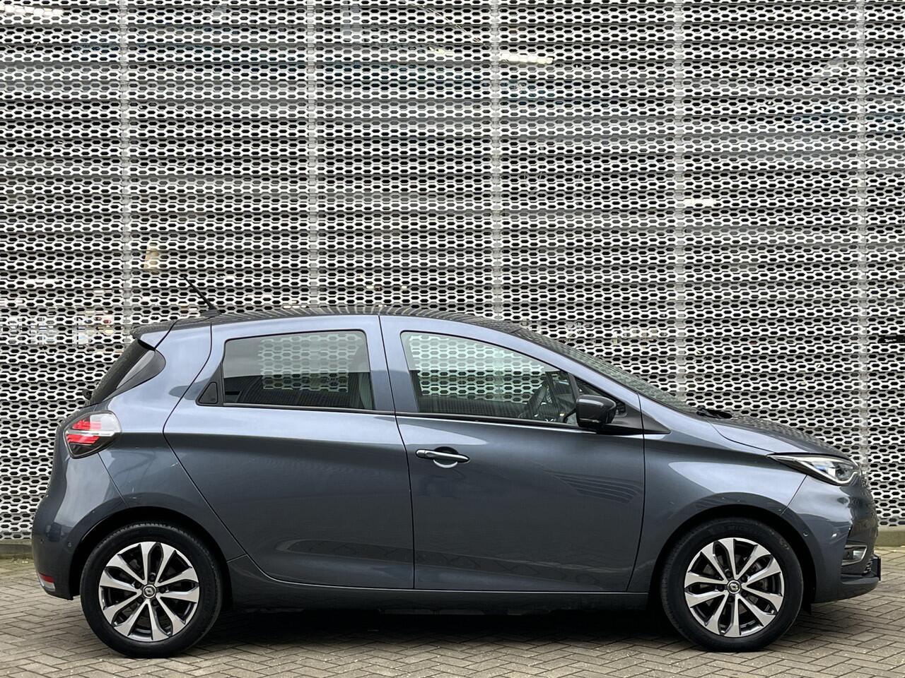 Renault ZOE R135 Intens 52 kWh / Navigatie / Half leer / Climate controle / Camera / Parkeersensoren V+A / Lichtmetaal 16 inch / **