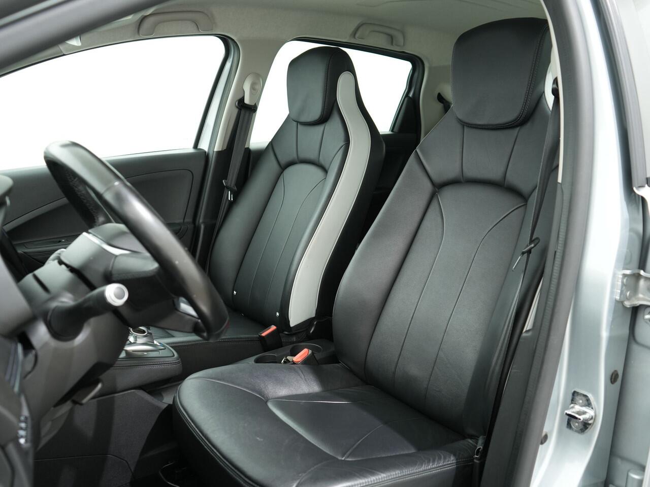 Renault ZOE R135 EDITION ONE 52 KWH ACCUKOOP CCS | Winterpakket | Camera | Privacy Glass