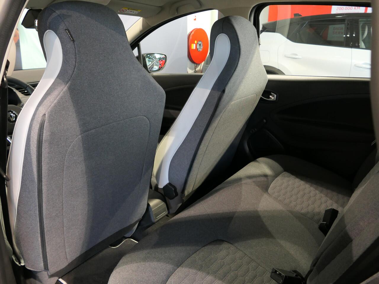 Renault ZOE R135 Evolution 52 kWh - Occasion Lease vanaf ¤444 p/m - *Vraag naar beschikbaarheid!* - Apple carplay & Android auto - cruise - sensor achter