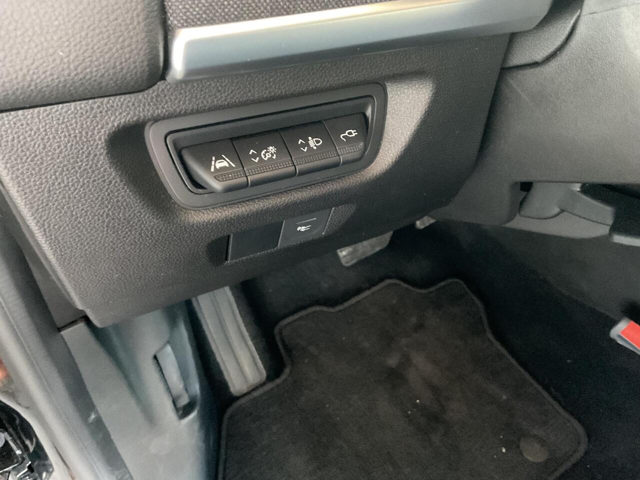 Renault ZOE R135 Iconic 52 kWh 100% ELEKTRISCH / AUTOMAAT / APPLE CARPLAY & ANDROID AUTO / PARKEERSENSOREN / PARKEERCAMERA / CRUISE CONTROL / CLIMATE CONTROL