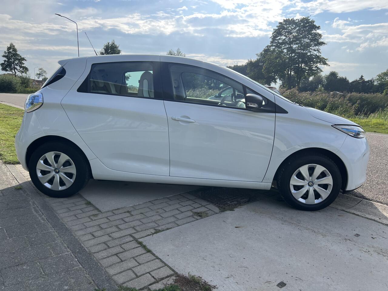 Renault ZOE E-Tech ELECTRIC R90 Life 41 kWh Huur Accu / Airco / Cruise /