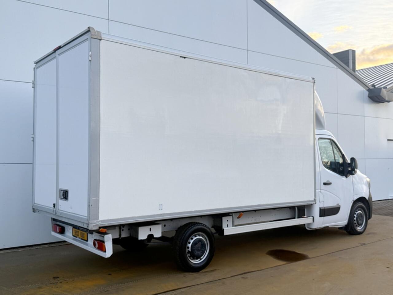 Renault eMaster ZE 100% Elektrisch 57kWh 193km WLTP LED Airco Cruise Control Bakwagen Meubelbak Koffer Laadkabel