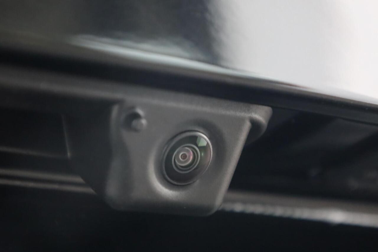 Seat ATECA 1.5 TSI FR Business Intense 150PK / 110kW Panoramadak elek. verst., achteruitrijcamera, full LED koplampen, dodehoekdetectie, verwarmbaar stuuwiel + voorstoelen, Apple Carplay & Android Auto, volledig digitaal instrumentenpaneel (Virtual Cockpit), adaptiv