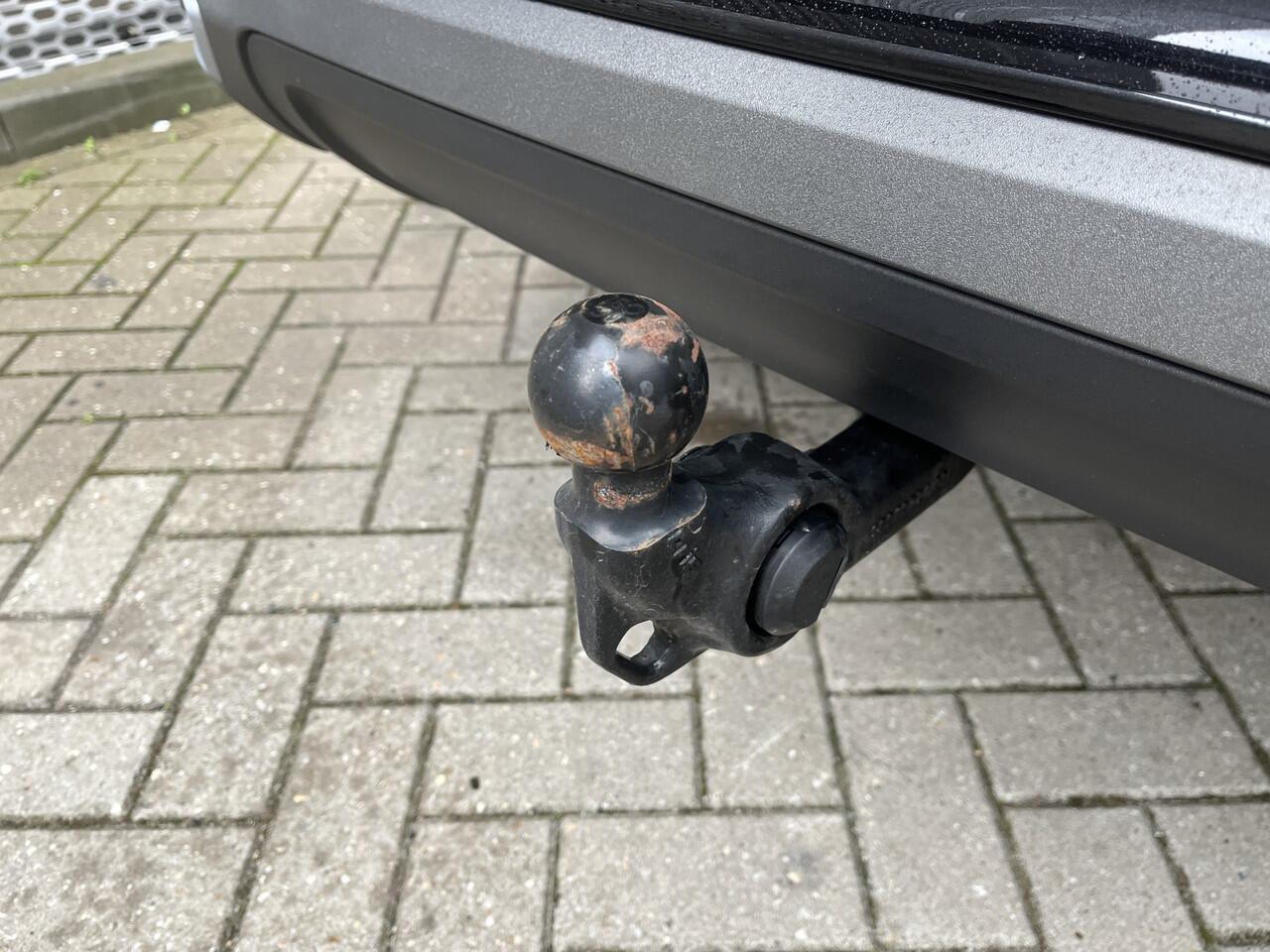 Seat ATECA 1.5 TSI 150PK FR Black Edition / Facelift / Trekhaak Elek. / Digitale Cockpit / 360 Camera / Lederen Sportstoelen / 19"LMV / Elektrische achterklep **