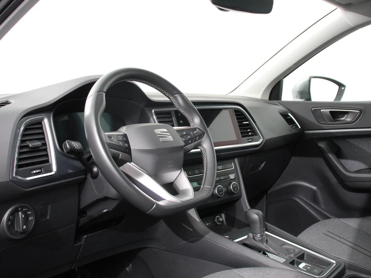 Seat ATECA 1.5 TSI Style Business Intense DSG Navigatie Apple Carplay/Android Auto Camera Parkeersensoren Cruise Control Full Led koplampen Lichtmetalen velgen Virtual Cockpit Getinte ramen Climate Control