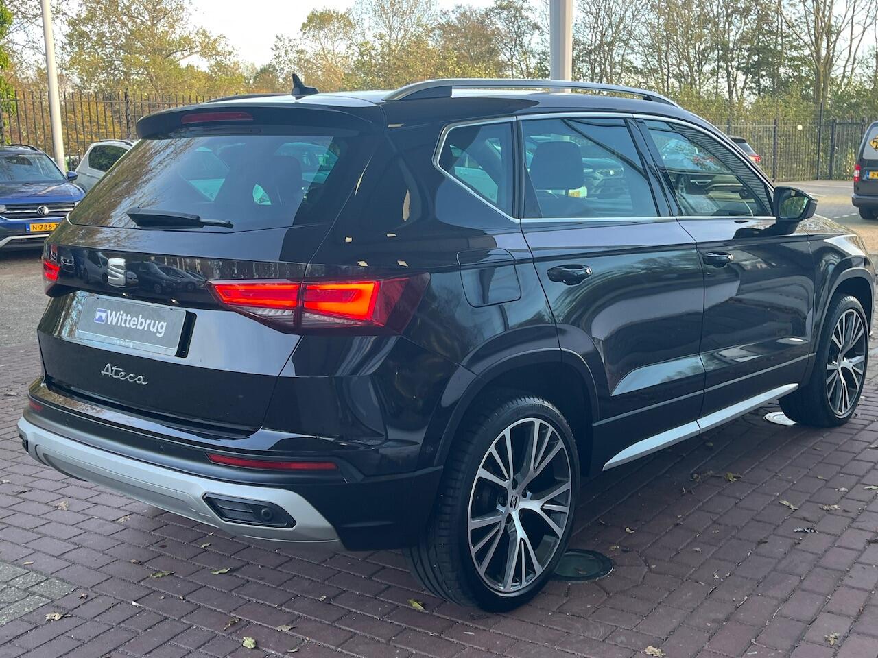 Seat ATECA 1.5 TSI DSG Xperience Business Intense / Virtual cockpit / Suéde bekleding / 19'' LM / Navigatie / Carplay