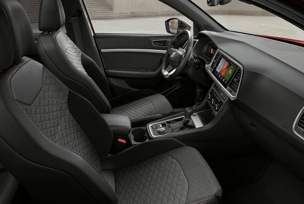 Seat ATECA FR Business Intense 1.5 TSI 150 pk | Trekhaak | Adaptive cruise control | Achteruitrijcamera | Keyless