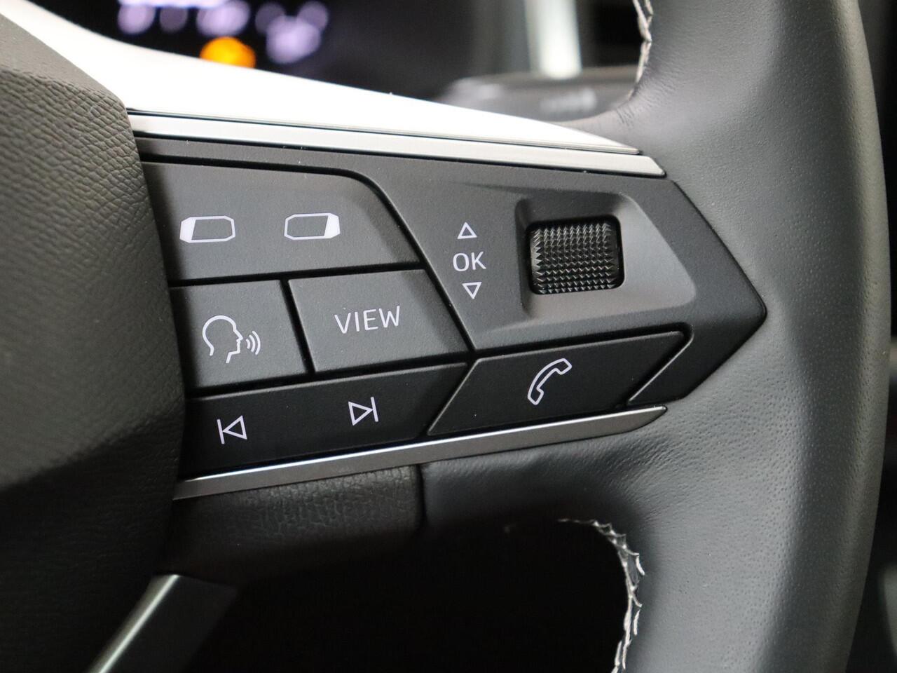 Seat ATECA 1.5 TSI Style Business Intense | Climate control | Trekhaak | Achteruitrijcamera | Navigatie |