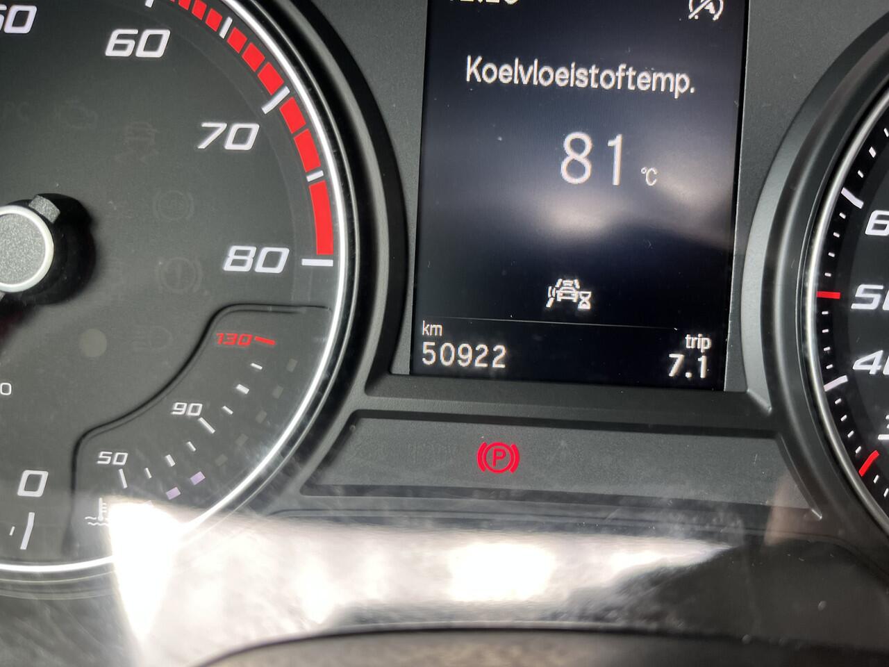 Seat ATECA 1.5 TSI Xperience / PANO/ STUUR+STOEL VERWARM./ PARK. SENSOR. + CAMERA/ ACC/ KEYLESS/ ELEK. ACHTERKLEP/ DRIVE PROFILE/ DAB/ CLIMA/ BLUETOOTH/ LED/ ISOFIX/ 18'' LMV