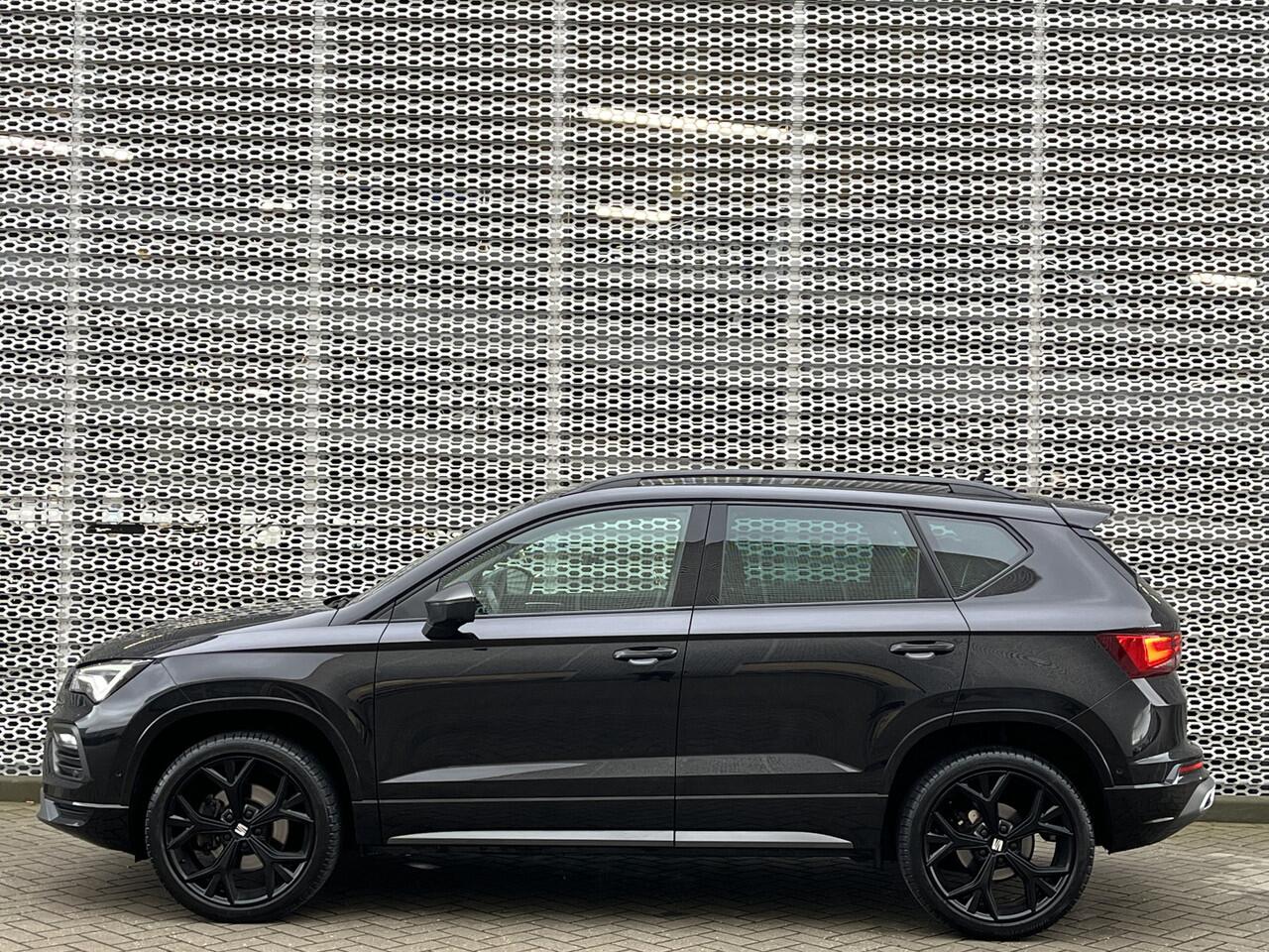 Seat ATECA 1.5 TSI 150PK FR Black Edition / Facelift / Trekhaak Elek. / Digitale Cockpit / 360 Camera / Lederen Sportstoelen / 19"LMV / Elektrische achterklep **