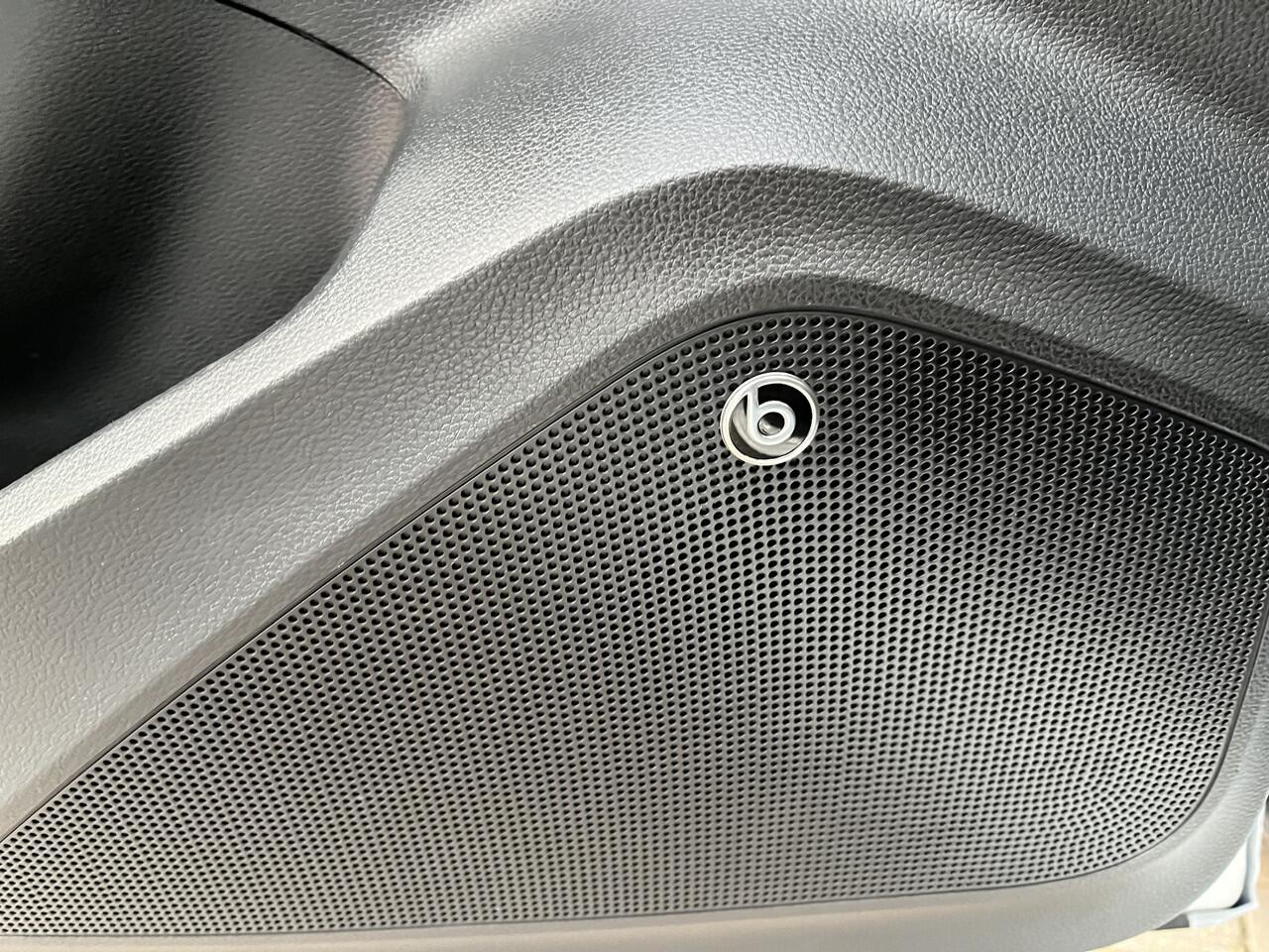 Seat ATECA 1.5 TSI FR Business Intense / AUTOMAAT/ PANO/ TREKHAAK/ 360 CAMERA/ PARK. SENSOREN/ STUUR+STOEL VERWARM./ PARK.SENSOR.V+A/ ELEK.KLEP/ ACC/ DODE HOEK/ FULL LINK/ KEYLESS/ DAB/ DIGITAL DASH/ LANE-ASSIST/ LED/ ISOFIX