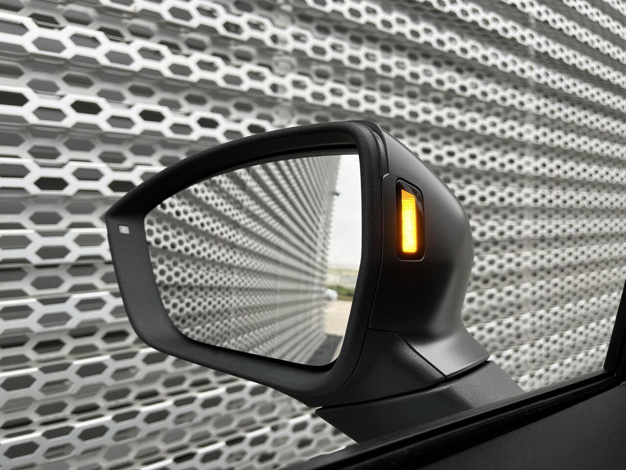 Seat ATECA 1.5 TSI 150PK FR Business Intense / Facelift / 360 Camera / Digitale Cockpit / 19" LMV / Memory Seat / Elektrische Achterklep