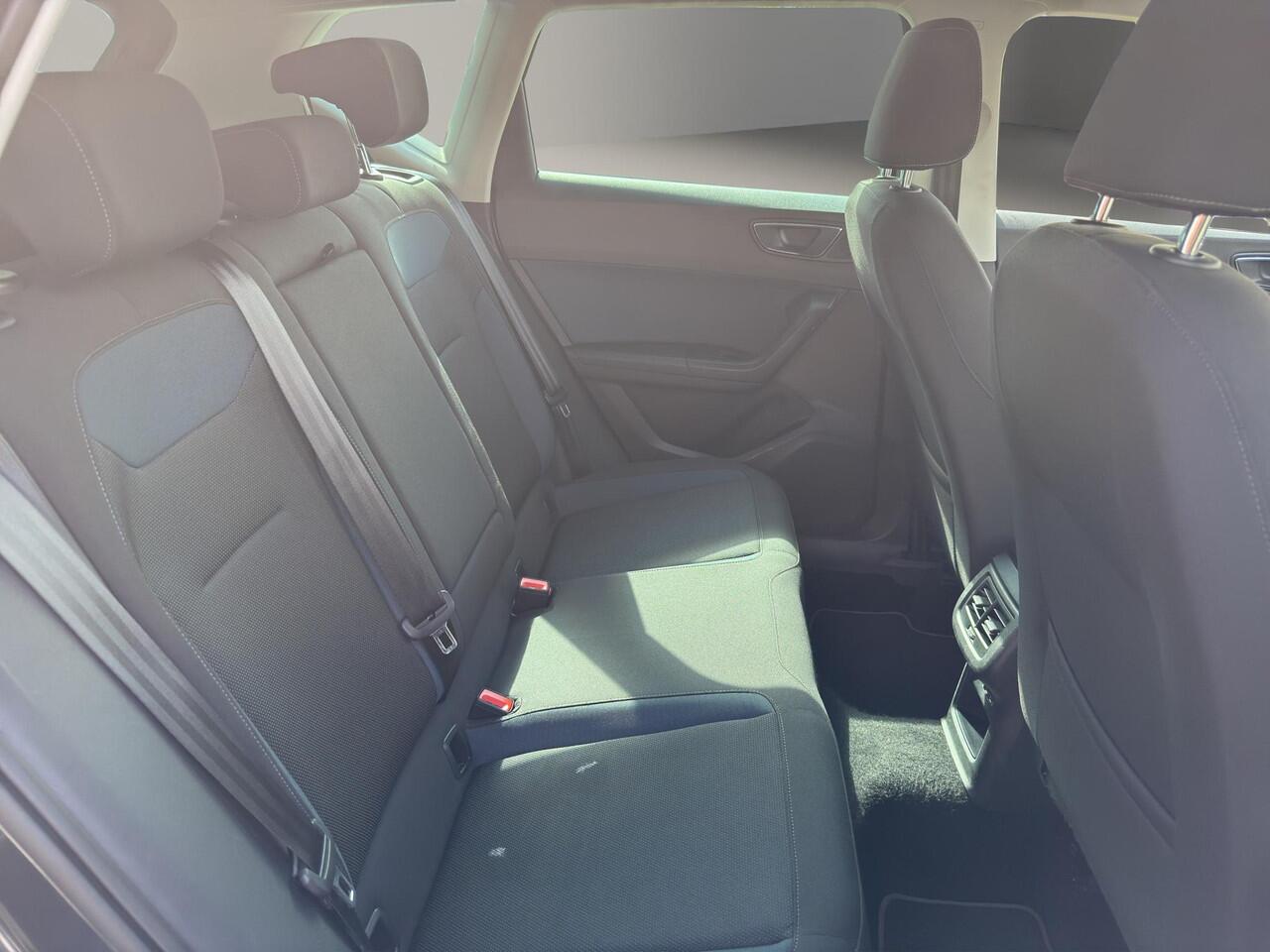 Seat ATECA 1.0 TSI Style | Navigatie | Klimaatregeling | Parkeersenors V+A | Electr. achterklep |